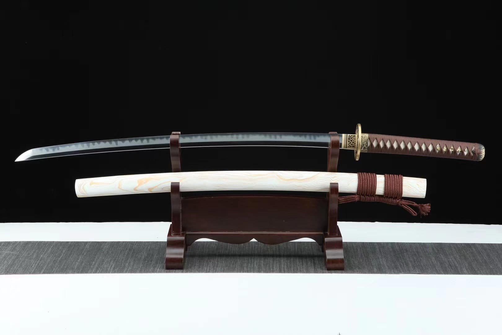 White And Brown Waves Katana