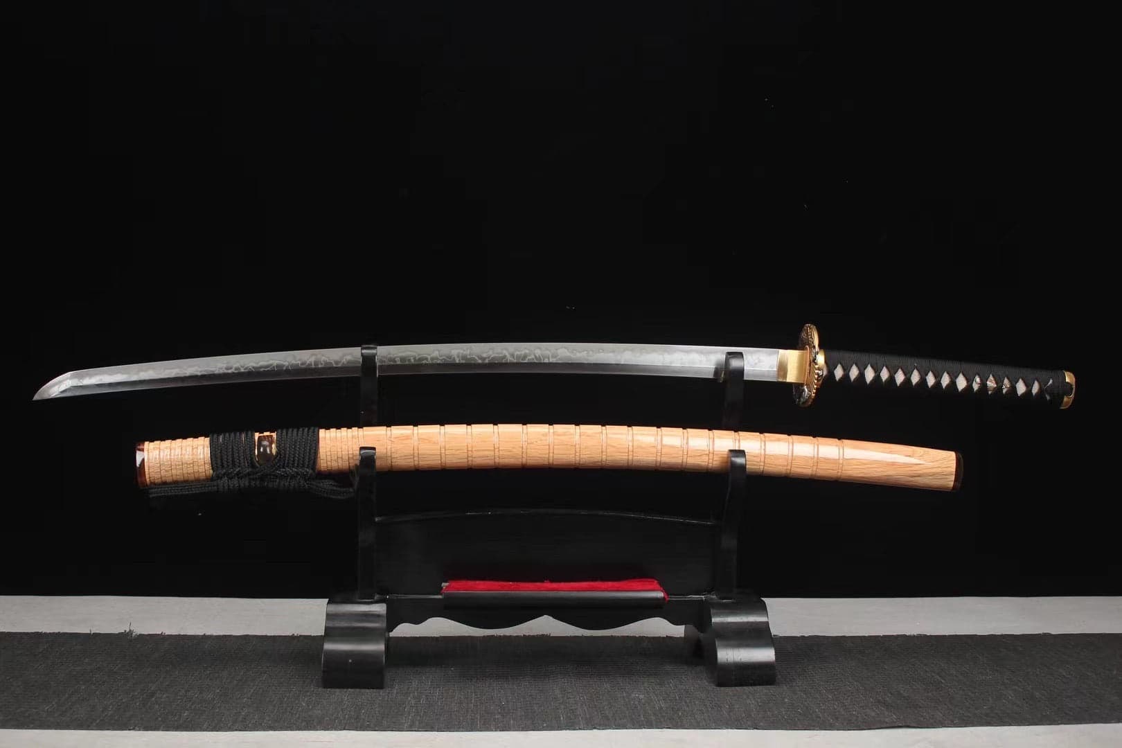 Lacquered Scabbard And Eagle Tsuba Katana