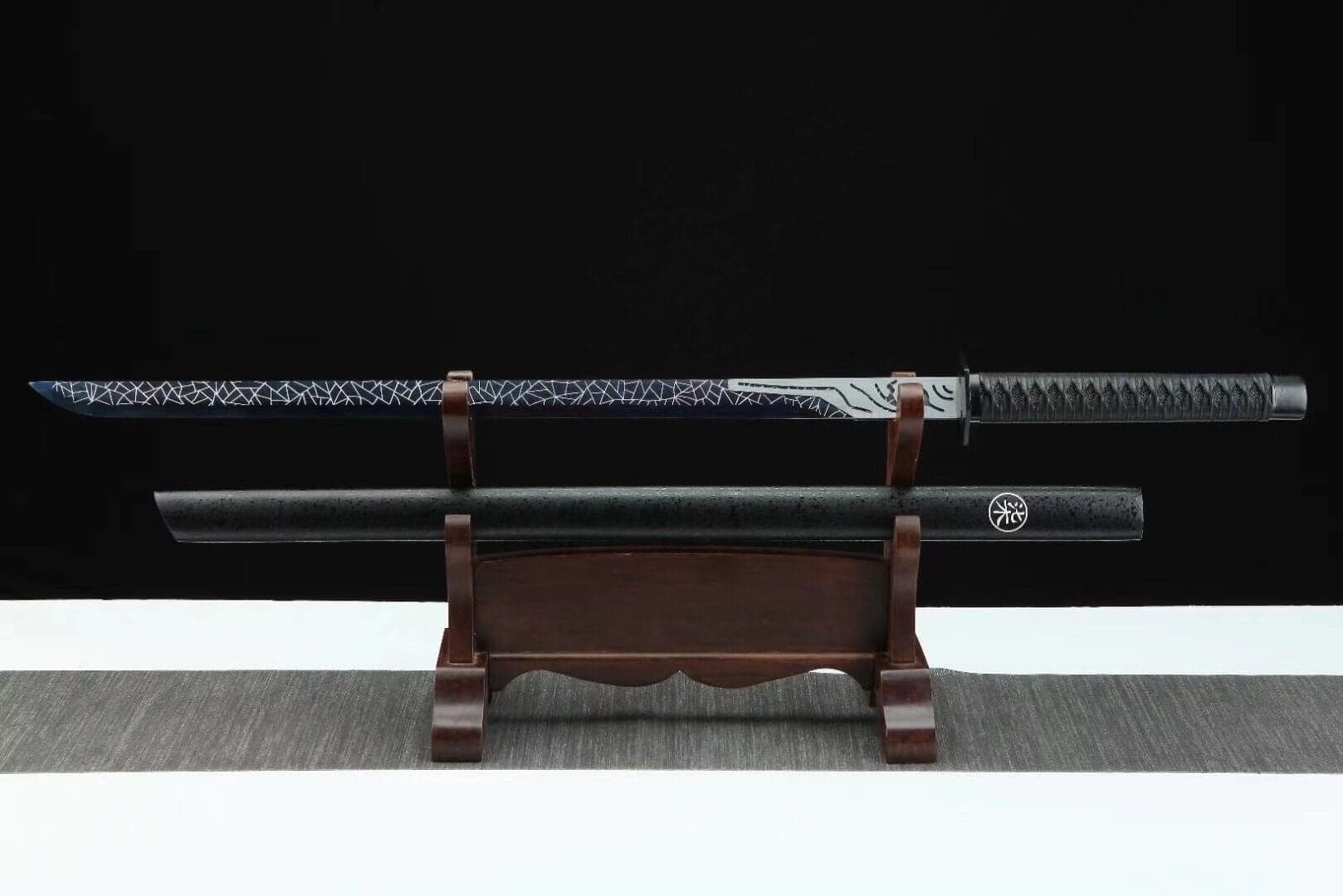 Handmade Black And White Chokuto