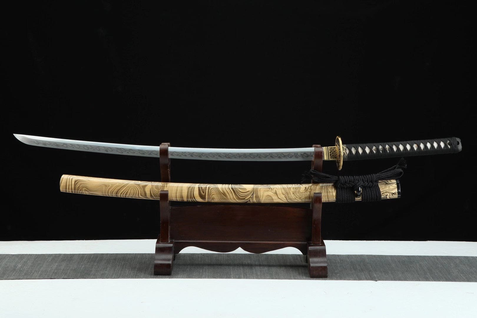 Samurai Katana Sand Pattern