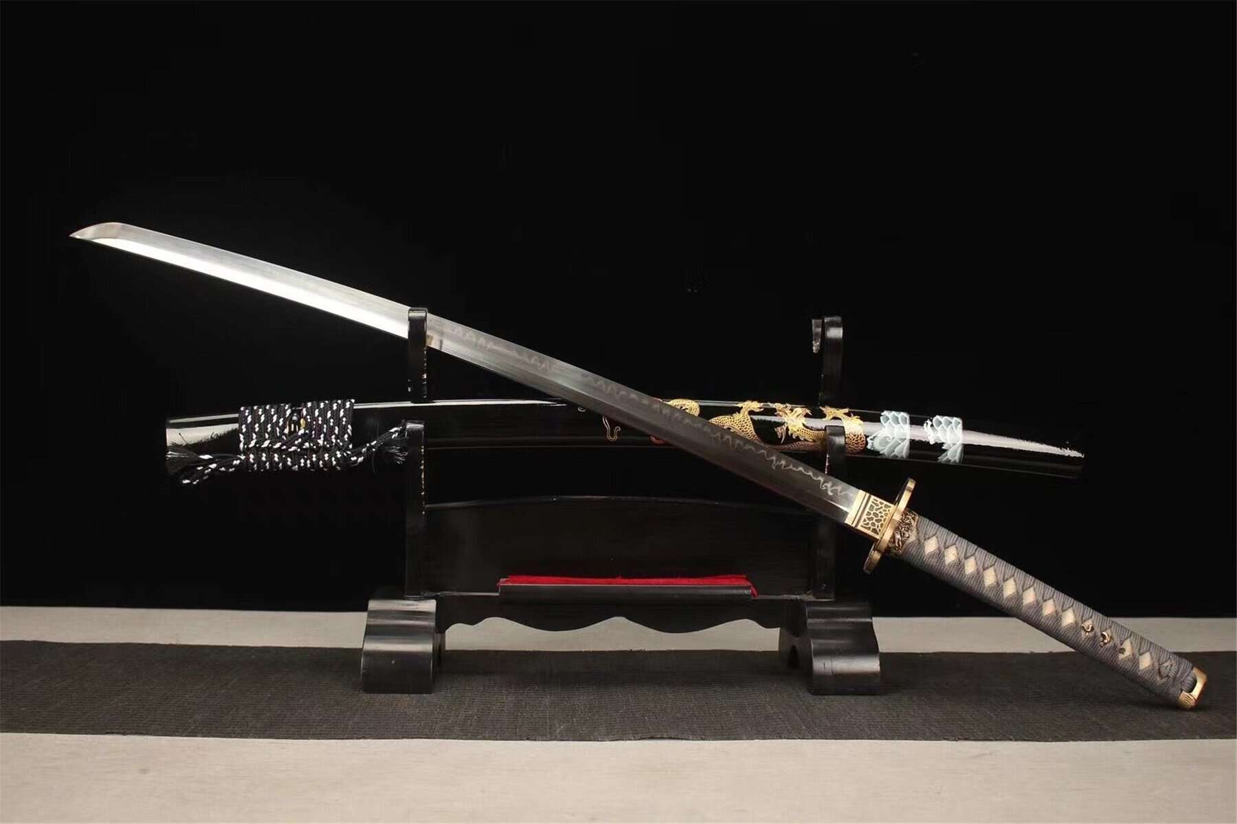 Katana With Grey Handle Golden Dragon