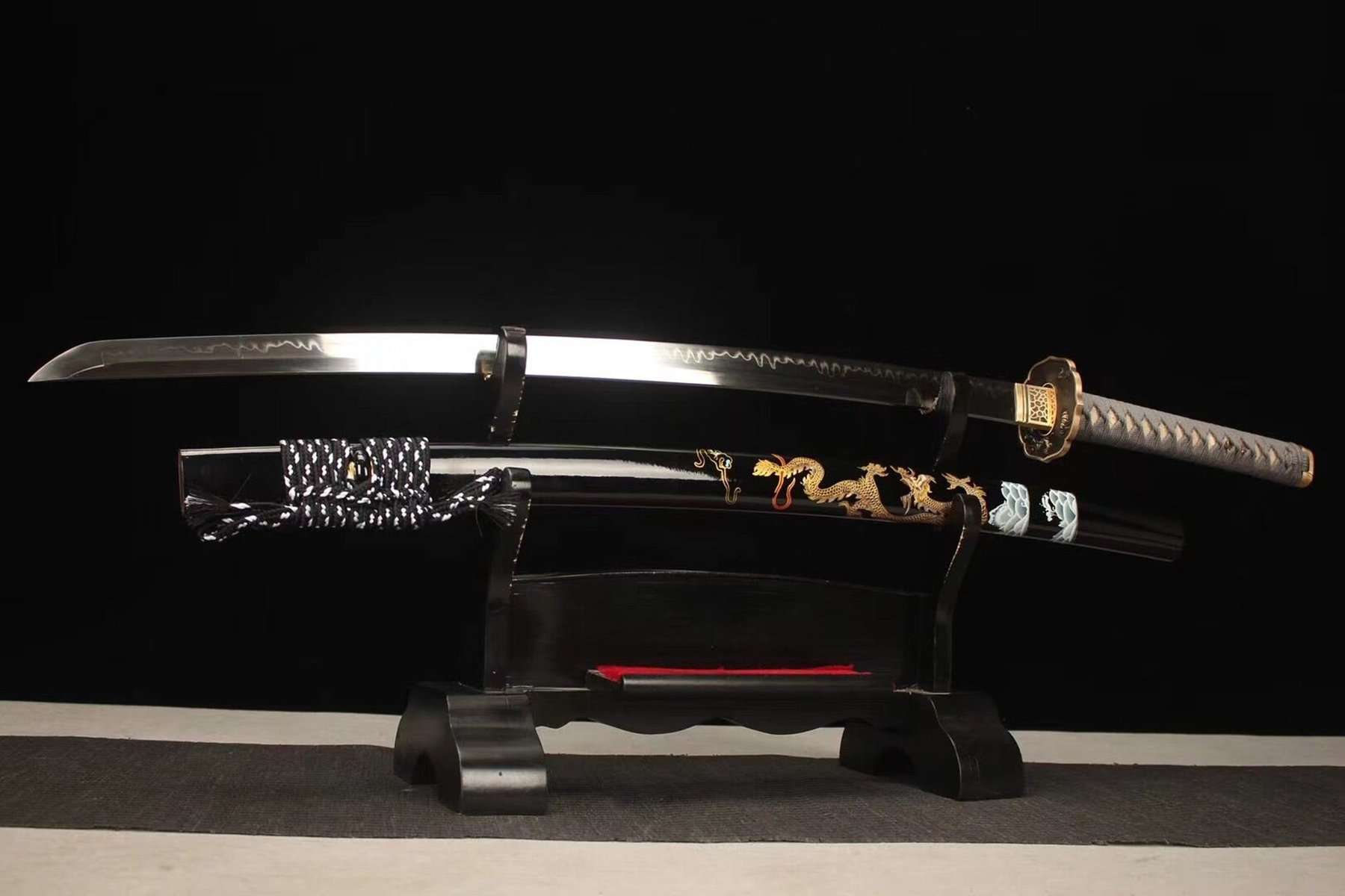 Katana With Grey Handle Golden Dragon